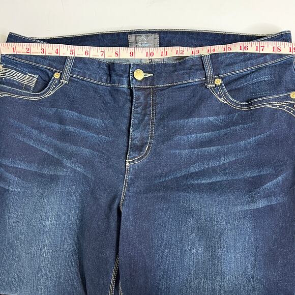 Chico's So Lifting Crop Dark Wash Stretch Denim Jeans Size 16 - Picture 5 of 11